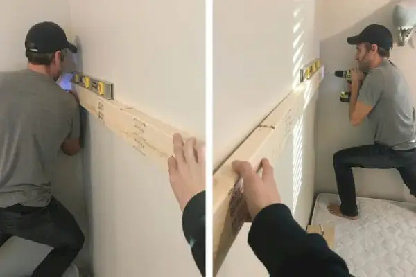John gebruikt kracht om RSS-schroeven in 2x4 te draaien