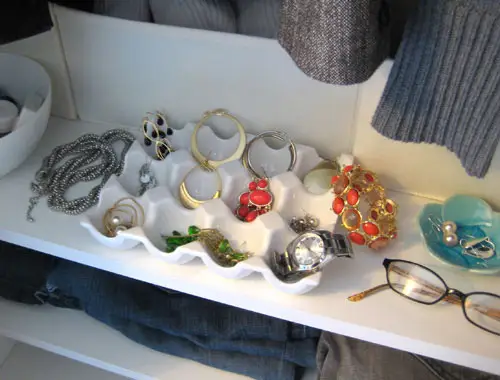 Twee manieren om sieraden op te bergen