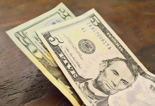 Hoe we onze rekeningen verlagen en geld besparen